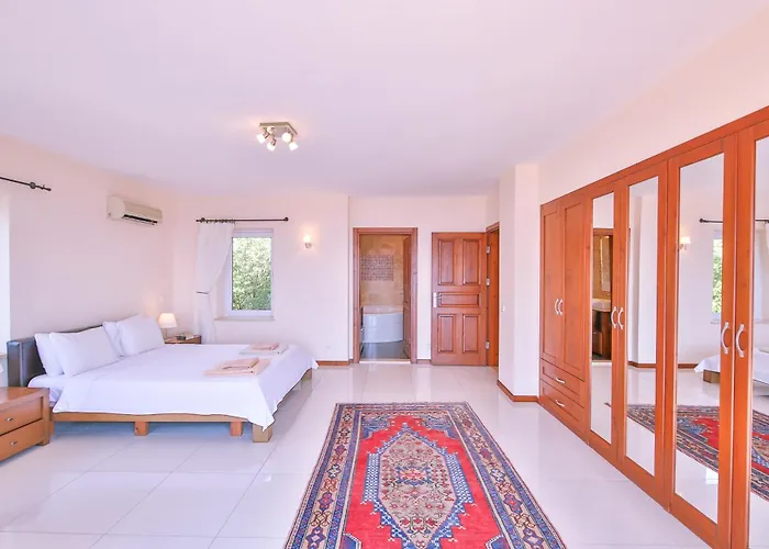 Zeytin Agaci, Peninsula Villa