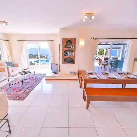 Zeytin Agaci, Peninsula